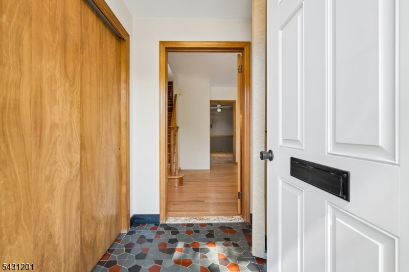 186 W Northfield Rd