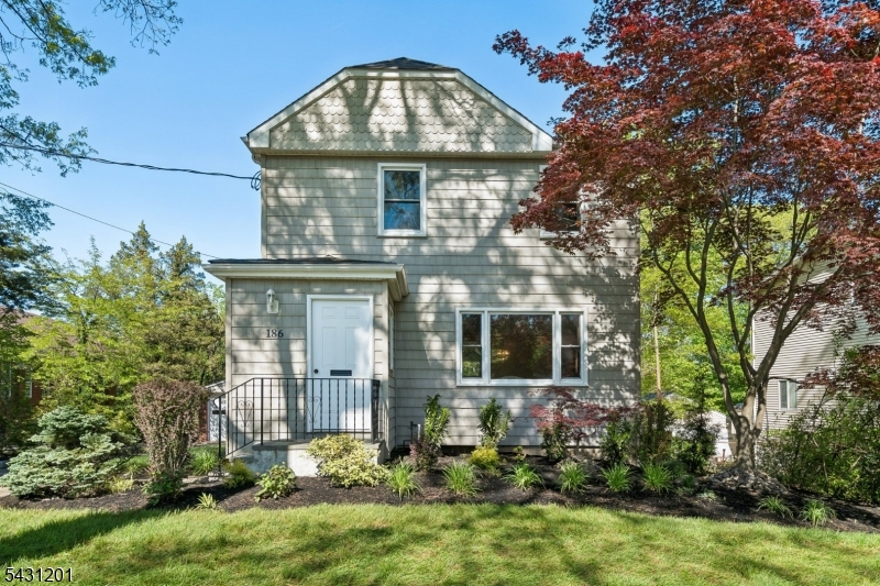 186 W Northfield Rd