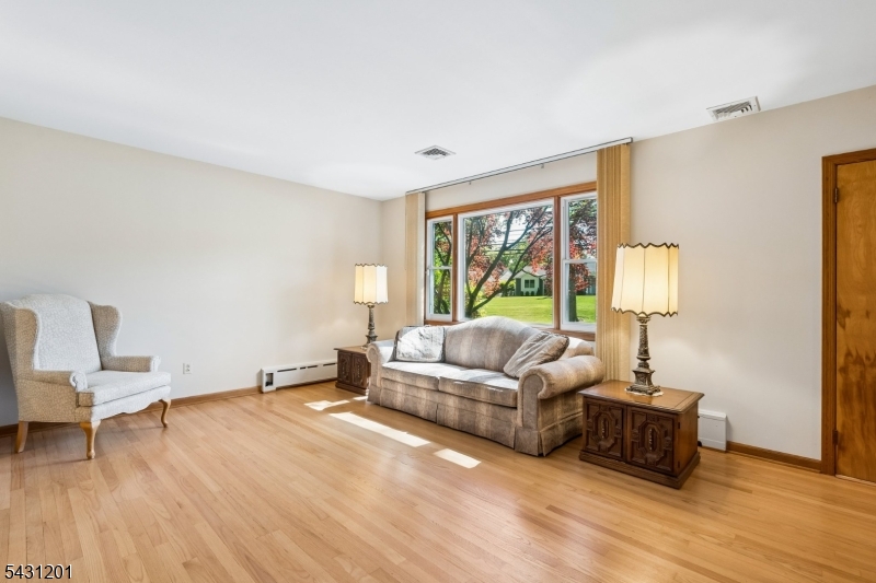 186 W Northfield Rd