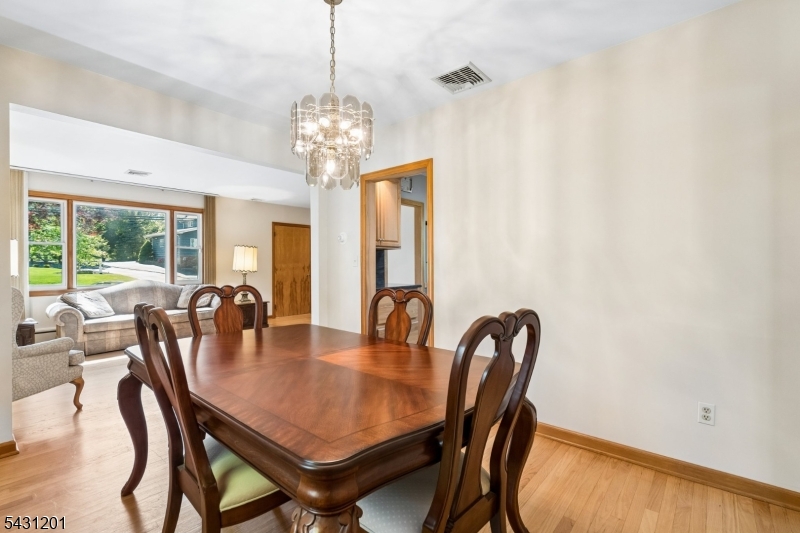 186 W Northfield Rd