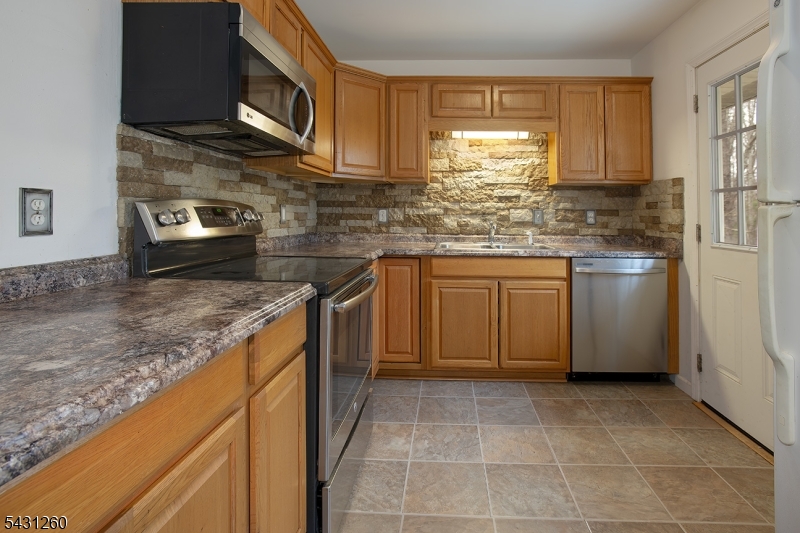 7 Vansickle Rd