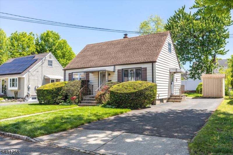 23 Riverdale Ave