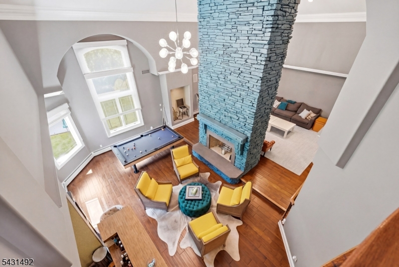 305 Blauvelt Ct