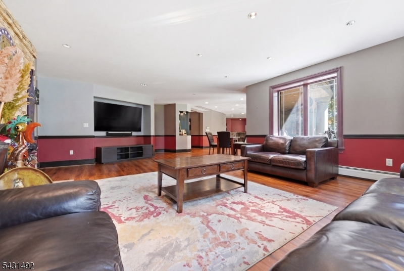 305 Blauvelt Ct
