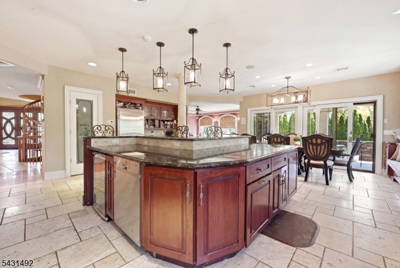 305 Blauvelt Ct
