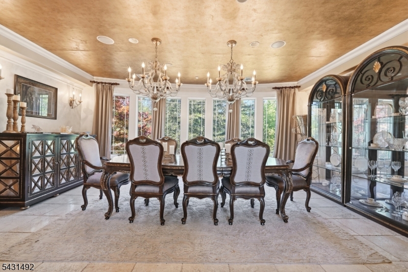 305 Blauvelt Ct