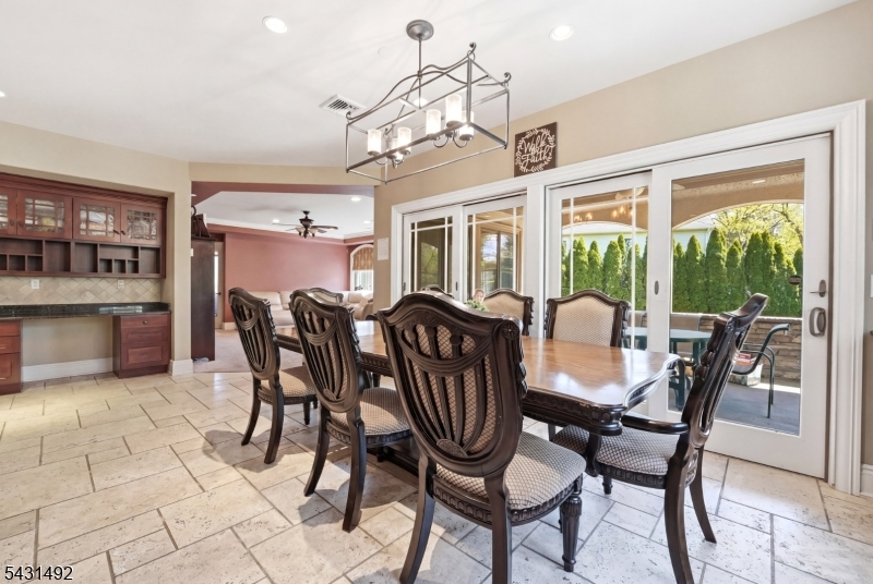305 Blauvelt Ct