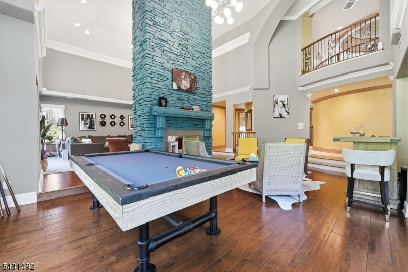 305 Blauvelt Ct