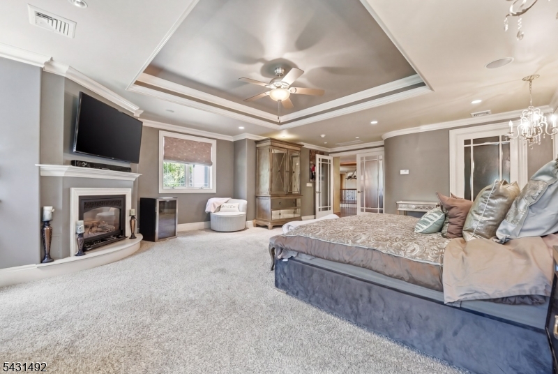 305 Blauvelt Ct