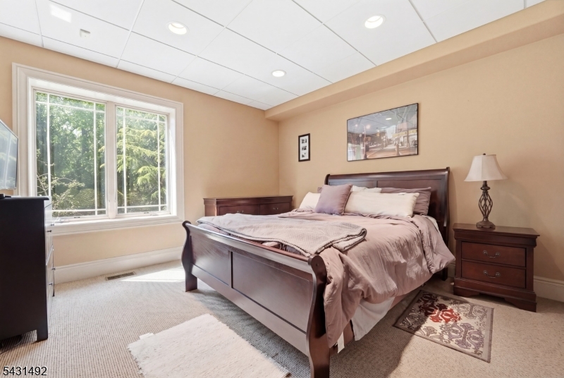 305 Blauvelt Ct