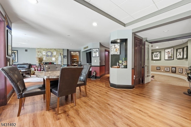 305 Blauvelt Ct