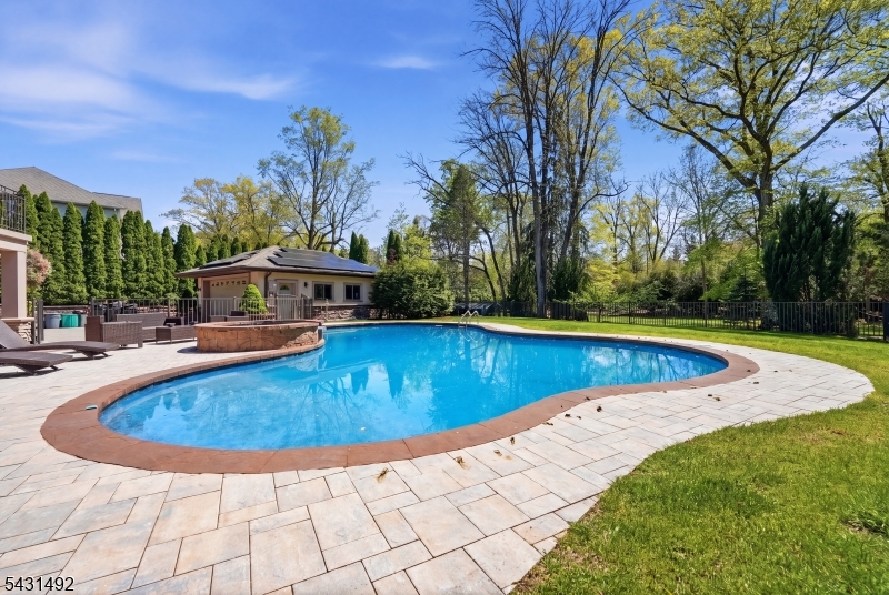 305 Blauvelt Ct