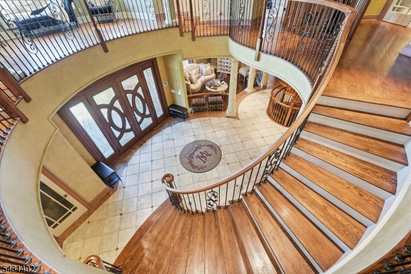 305 Blauvelt Ct