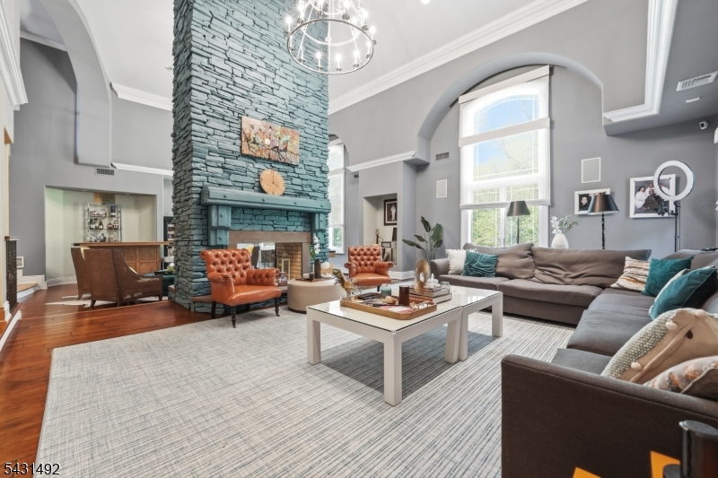 305 Blauvelt Ct