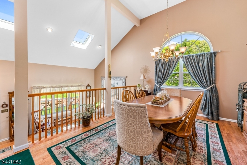 21 Towpath Ln