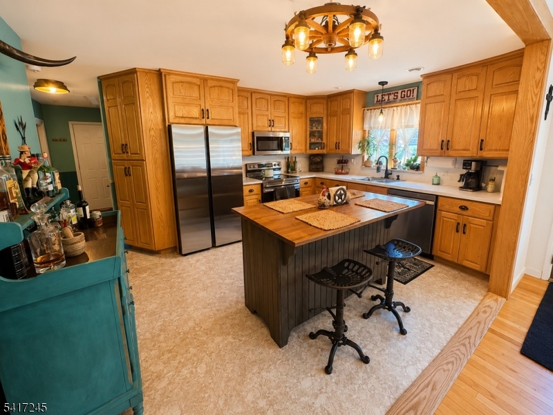 600 County Road 565
