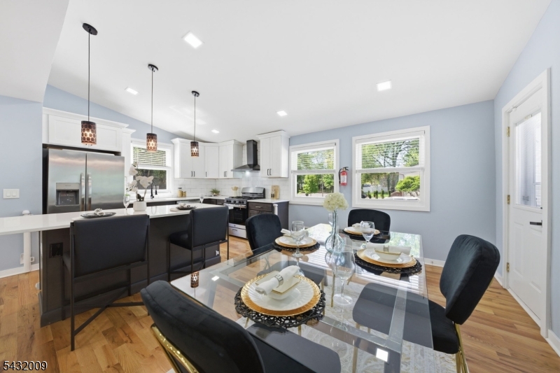 115 La Grande Avenue