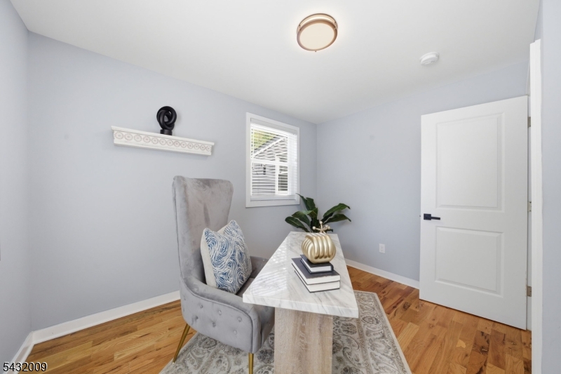 115 La Grande Avenue