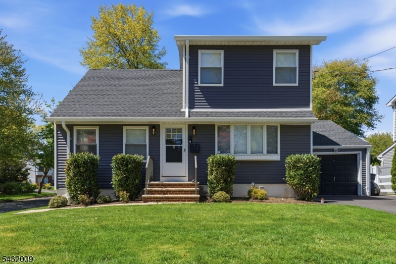115 La Grande Avenue
