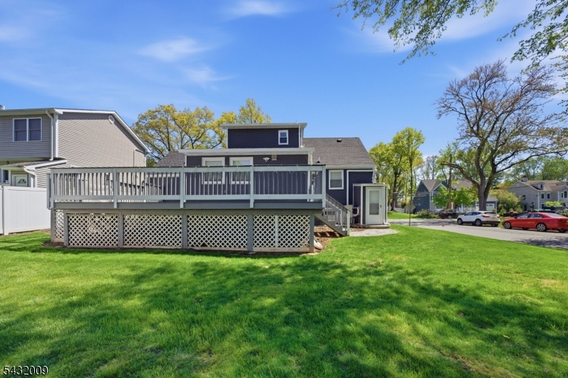 115 La Grande Avenue