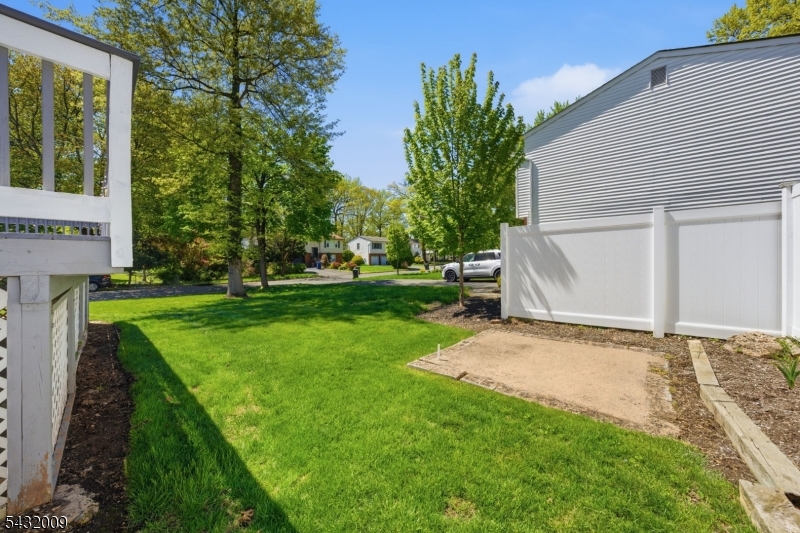 115 La Grande Avenue