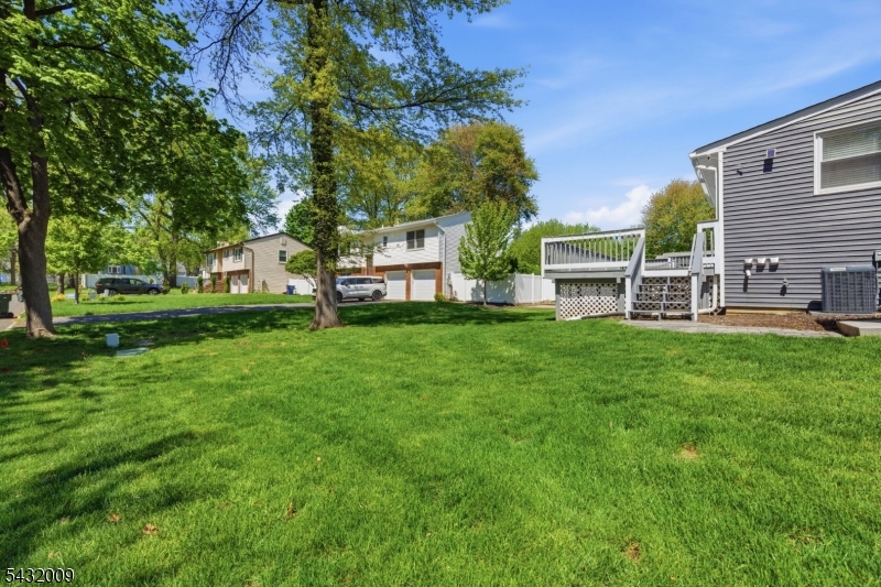 115 La Grande Avenue