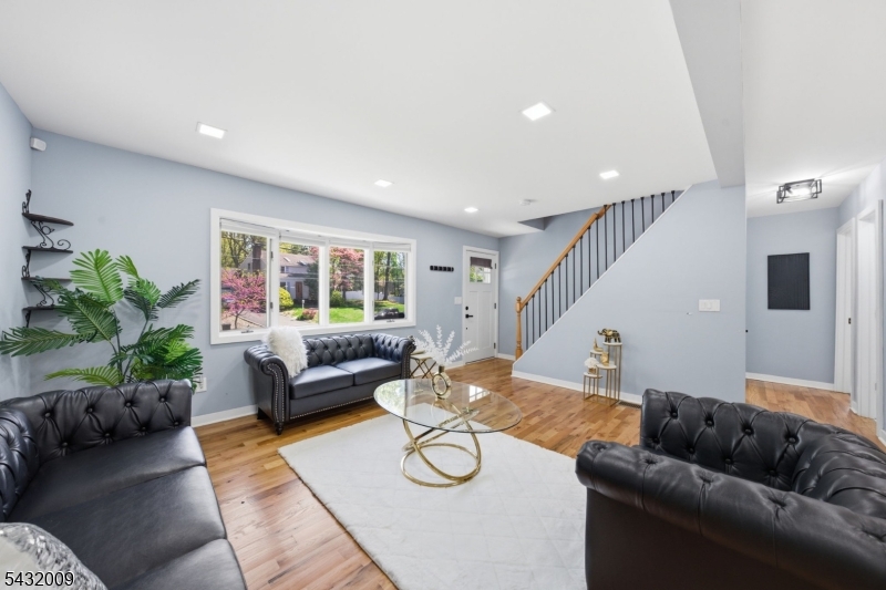 115 La Grande Avenue