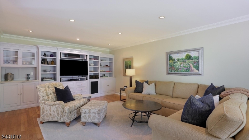 1091 Minisink Way