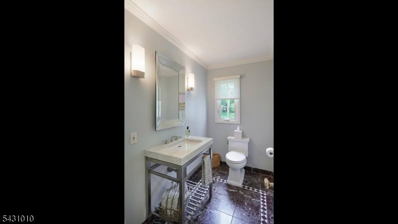 1091 Minisink Way