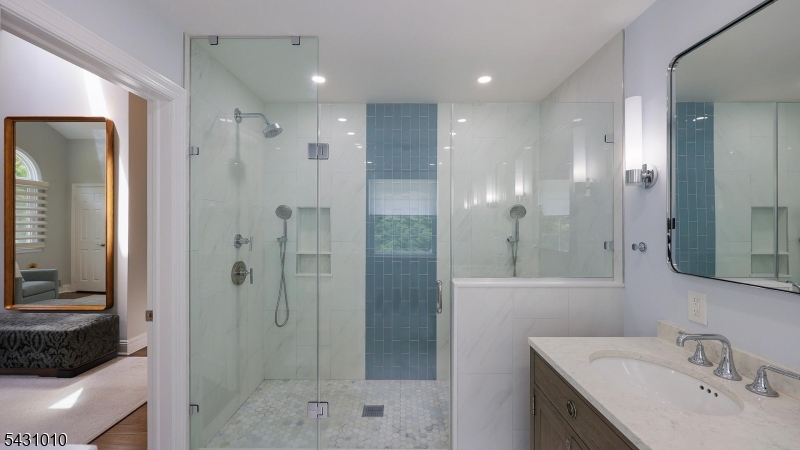 1091 Minisink Way