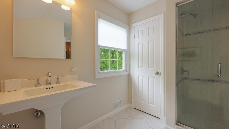 1091 Minisink Way