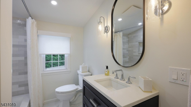 1091 Minisink Way