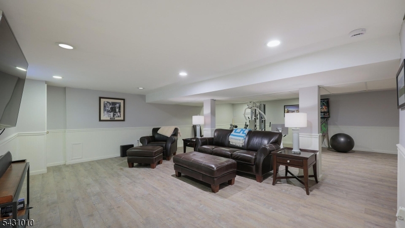 1091 Minisink Way