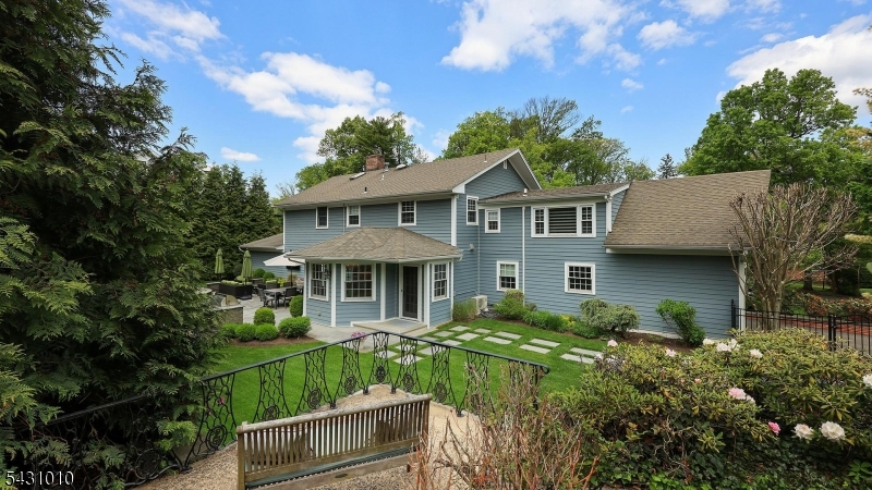 1091 Minisink Way