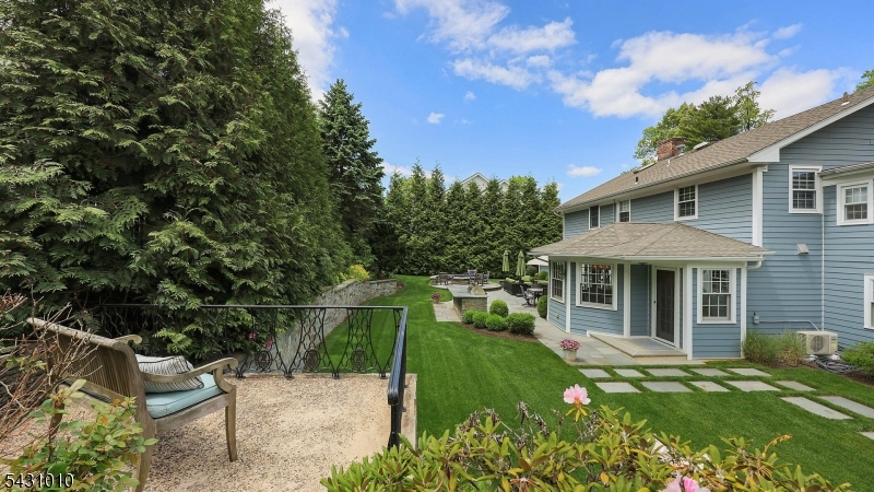 1091 Minisink Way