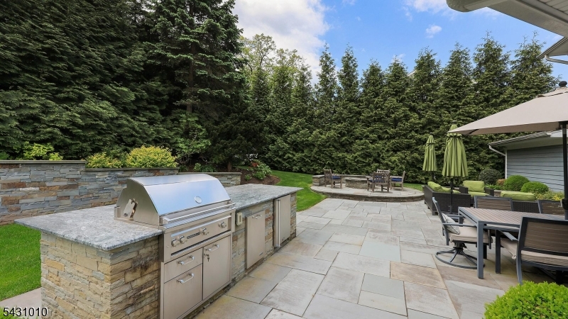 1091 Minisink Way