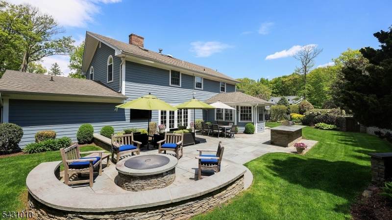 1091 Minisink Way