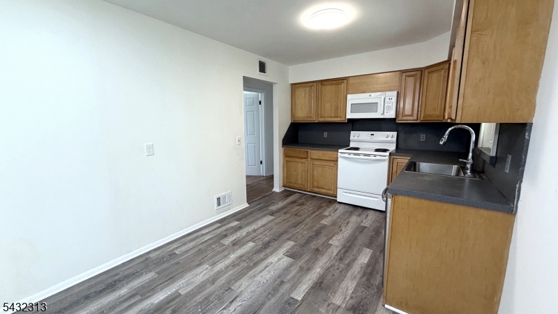 36 Mountain Ave