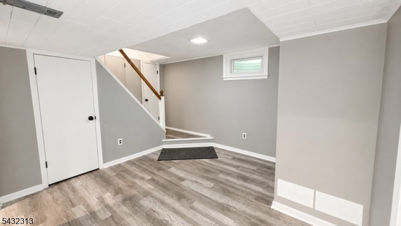 36 Mountain Ave