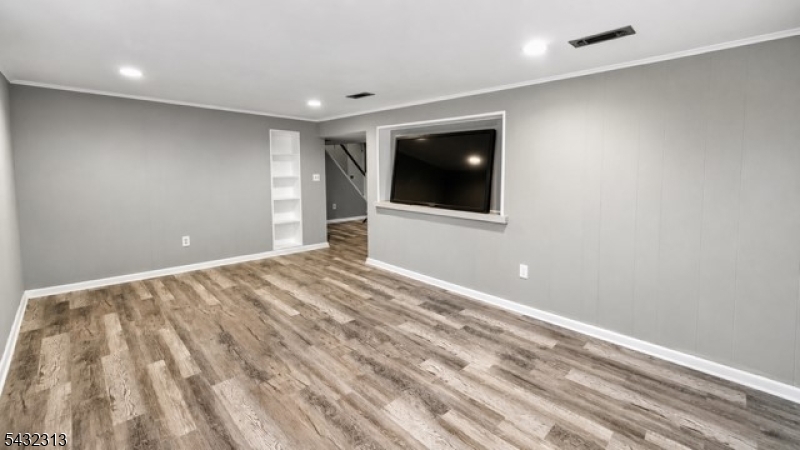 36 Mountain Ave