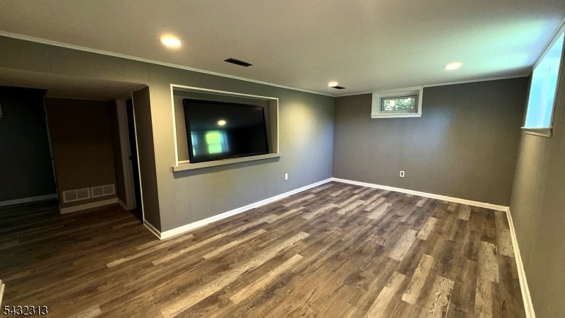 36 Mountain Ave
