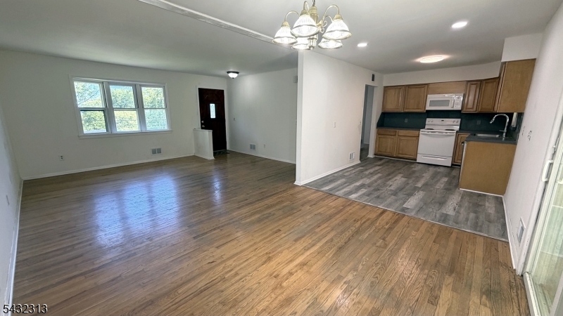 36 Mountain Ave
