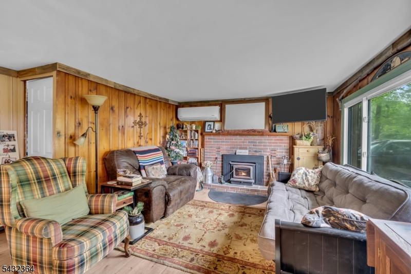 20 Plaza Dr