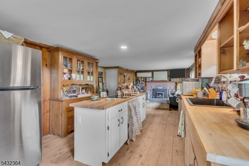 20 Plaza Dr