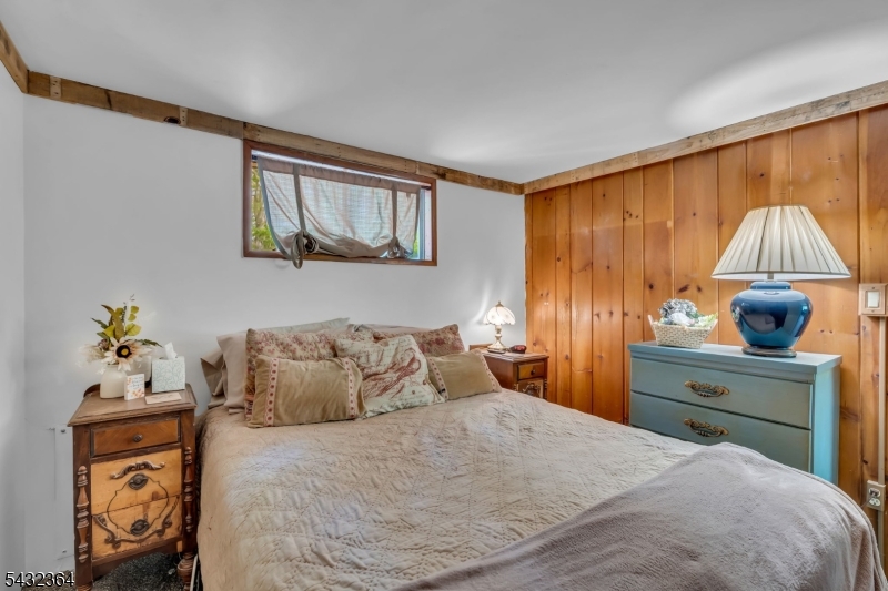 20 Plaza Dr