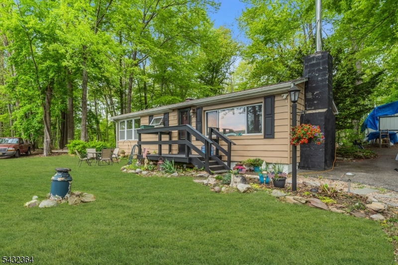 20 Plaza Dr