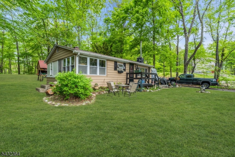 20 Plaza Dr