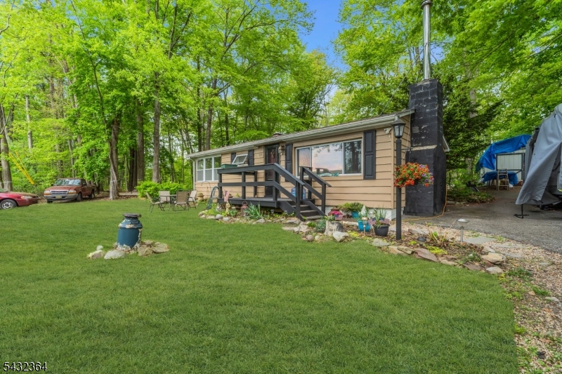 20 Plaza Dr