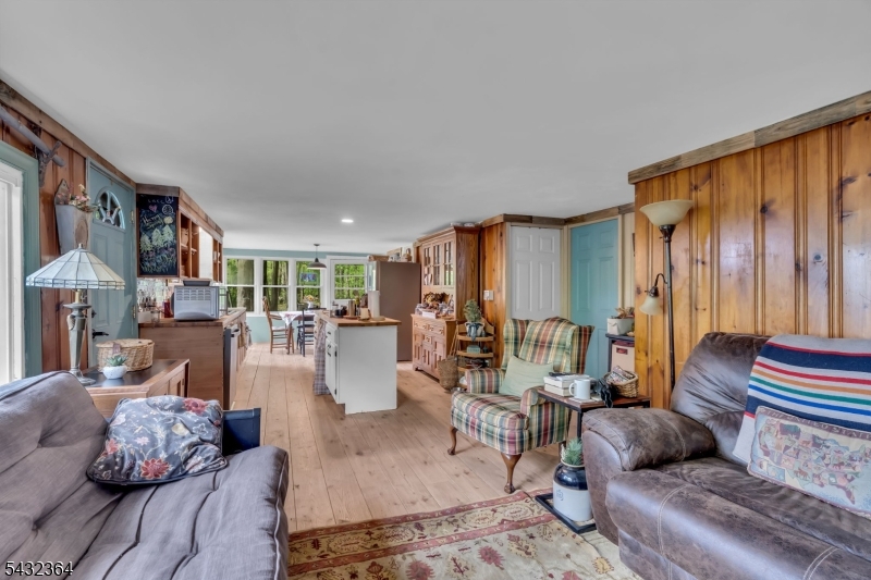 20 Plaza Dr