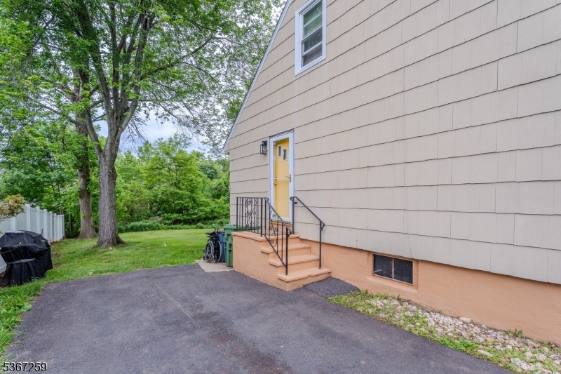 13 Independence Dr